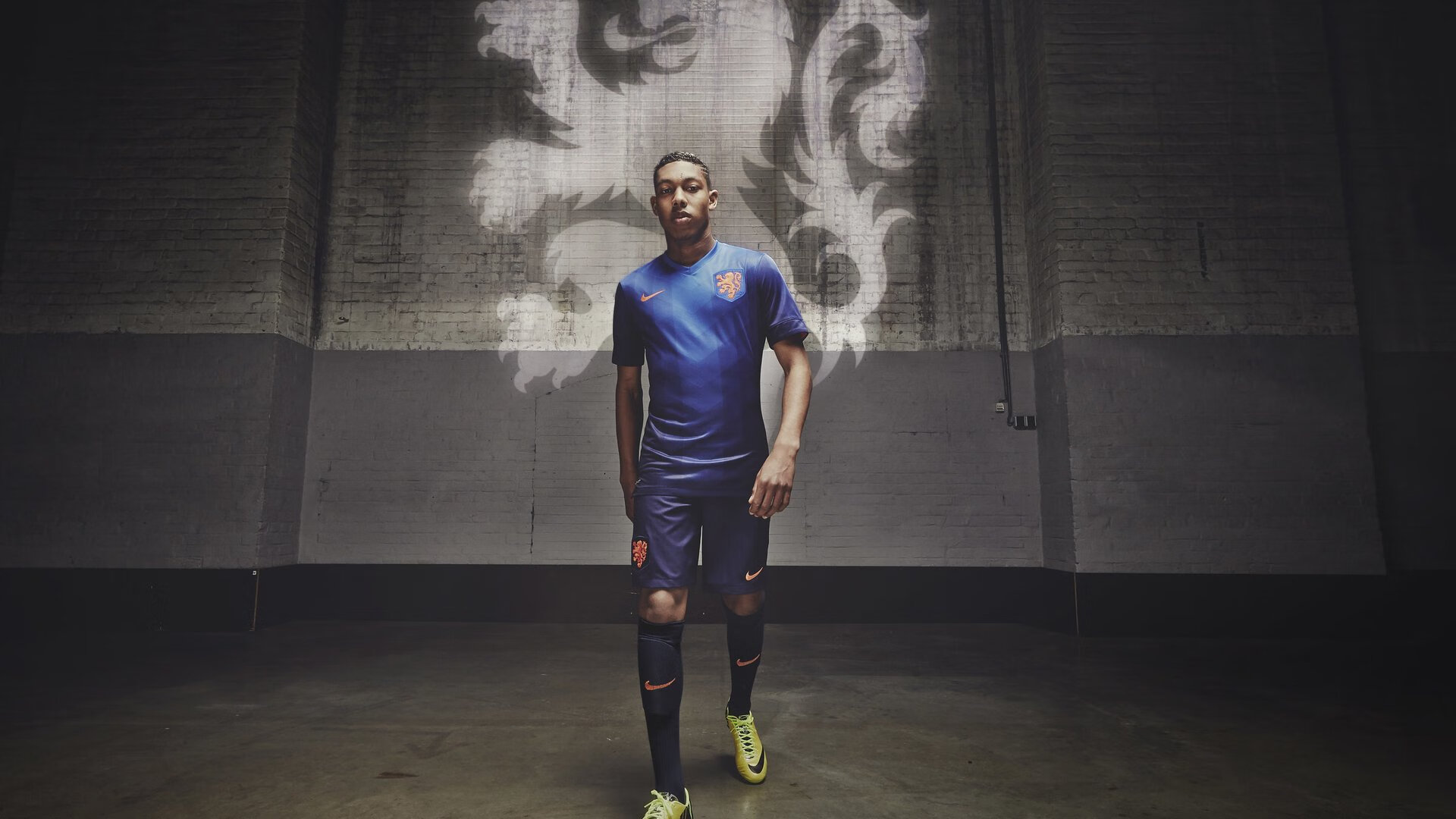 欧冠名宿点评本届赛事战术发展方向,欧冠经典战役