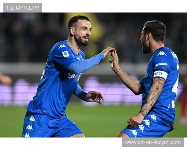 恩波利训练课中卡普托多次完成灵巧转身